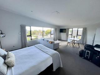 MOUNTAIN VIEW SUITE