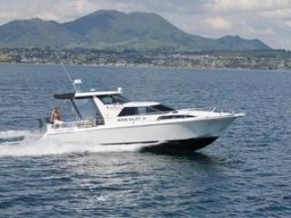 SELF-DRIVE BOAT HIRE