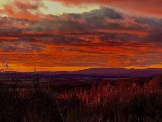Stunning sunset over the Tongariro mountains