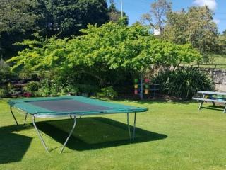 KIDS TRAMPOLINE