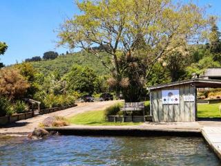 LAKE TAUPO 