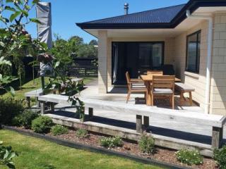 OUTDOOR ENTERTAINING