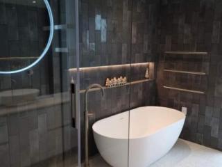 CURATED BATHROOM RETREAT