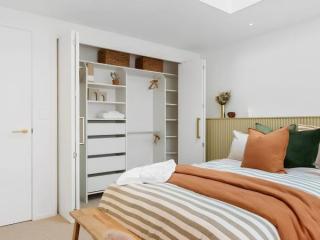 CUSTOM WARDROBES