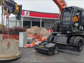 Wheeled Excavator with Engcon Tilt Rotator
