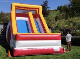 GIANT SLIDE