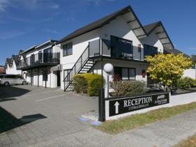 Le Chalet Suisse Motel Taupo