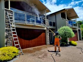 PRESSURE CLEANING