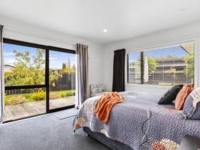 COMFY BEDROOM