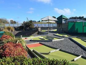 MINI GOLF