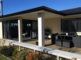 OUTDOOR ENTERTAINING