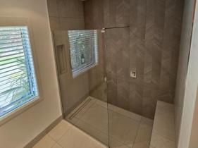 WALK IN SHOWERS