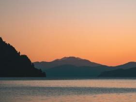 Sunrise Lake Taupō